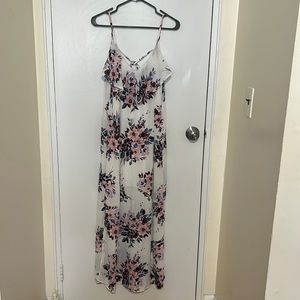 Woman’s Treebarn Medium Maxi Dress
